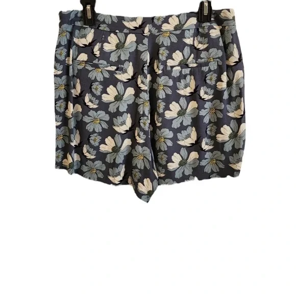 LOFT Outlet Pleated Soft Shorts in Blue Florals Size 0 — SO PRETTY!!! - Picture 3 of 11